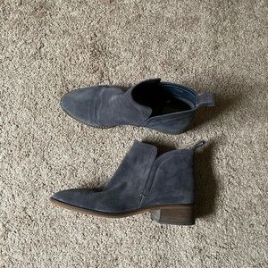 Dolce Vita Tessey Ankle Booties